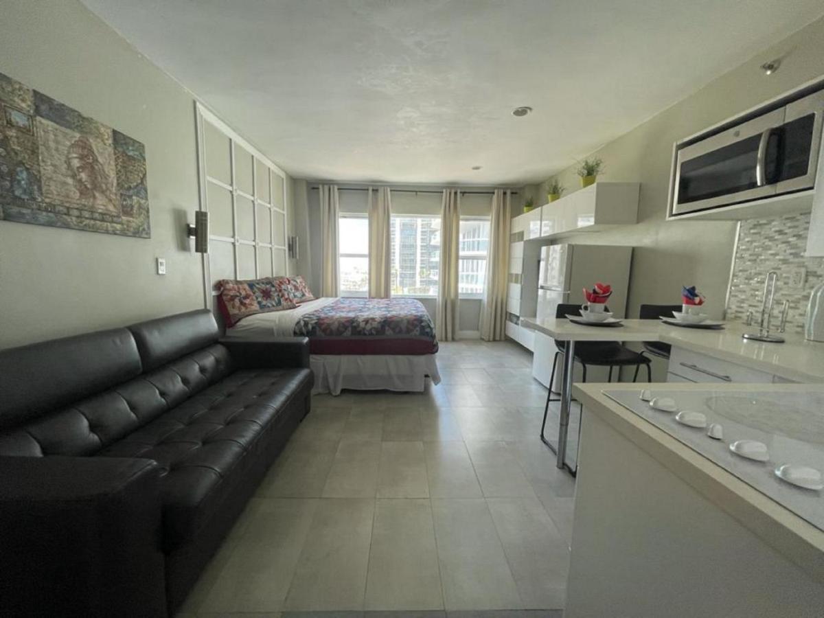 Beachfront Studios Casablanca Rentals ไมอามีบีช ภายนอก รูปภาพ