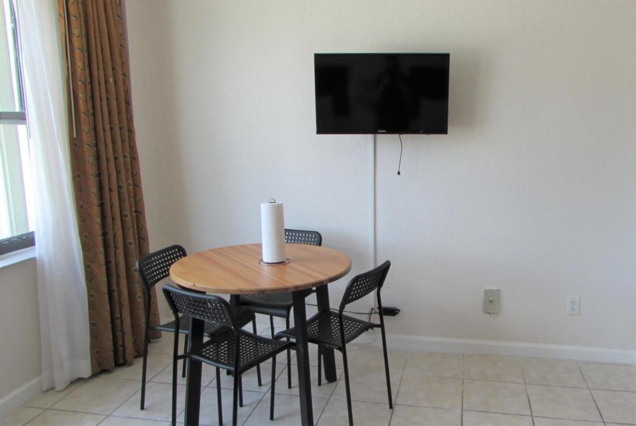 Beachfront Studios Casablanca Rentals ไมอามีบีช ภายนอก รูปภาพ