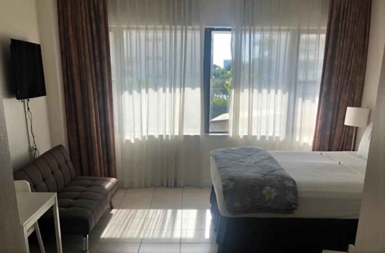 Beachfront Studios Casablanca Rentals ไมอามีบีช ภายนอก รูปภาพ